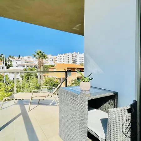 Casa Chic - Super Modern - Terrace - Pool - Garden Apartment *